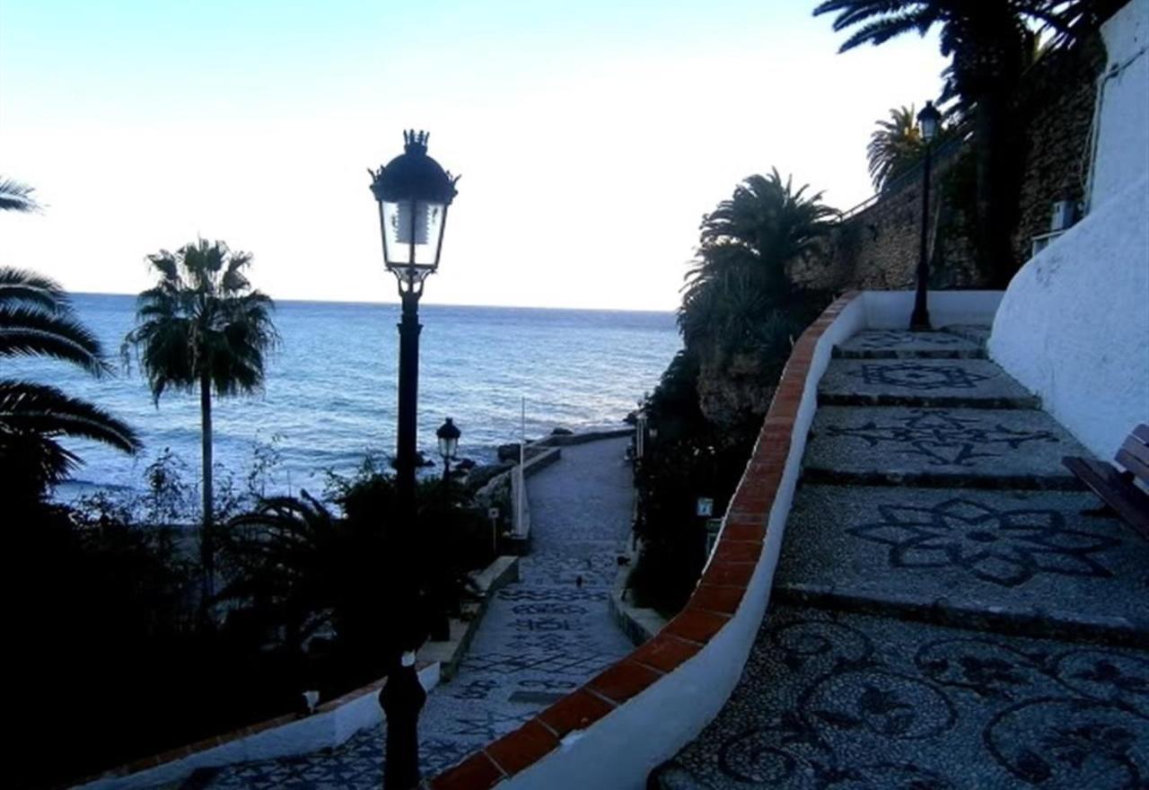 Valparaiso - Burriana Beach Nerja Kültér fotó