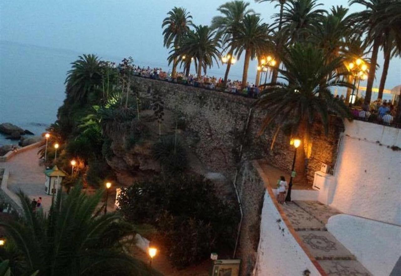 Valparaiso - Burriana Beach Nerja Kültér fotó