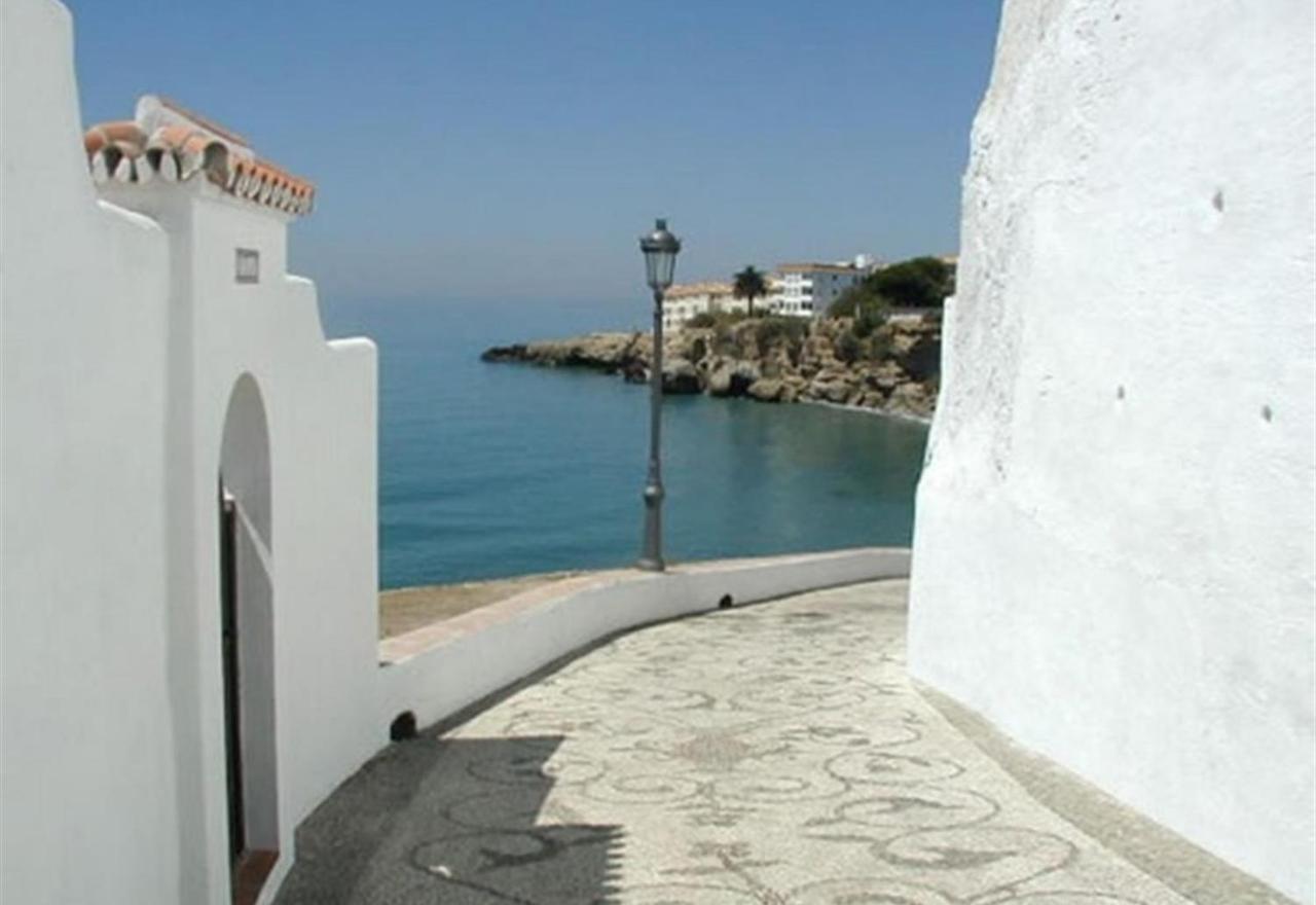 Valparaiso - Burriana Beach Nerja Kültér fotó